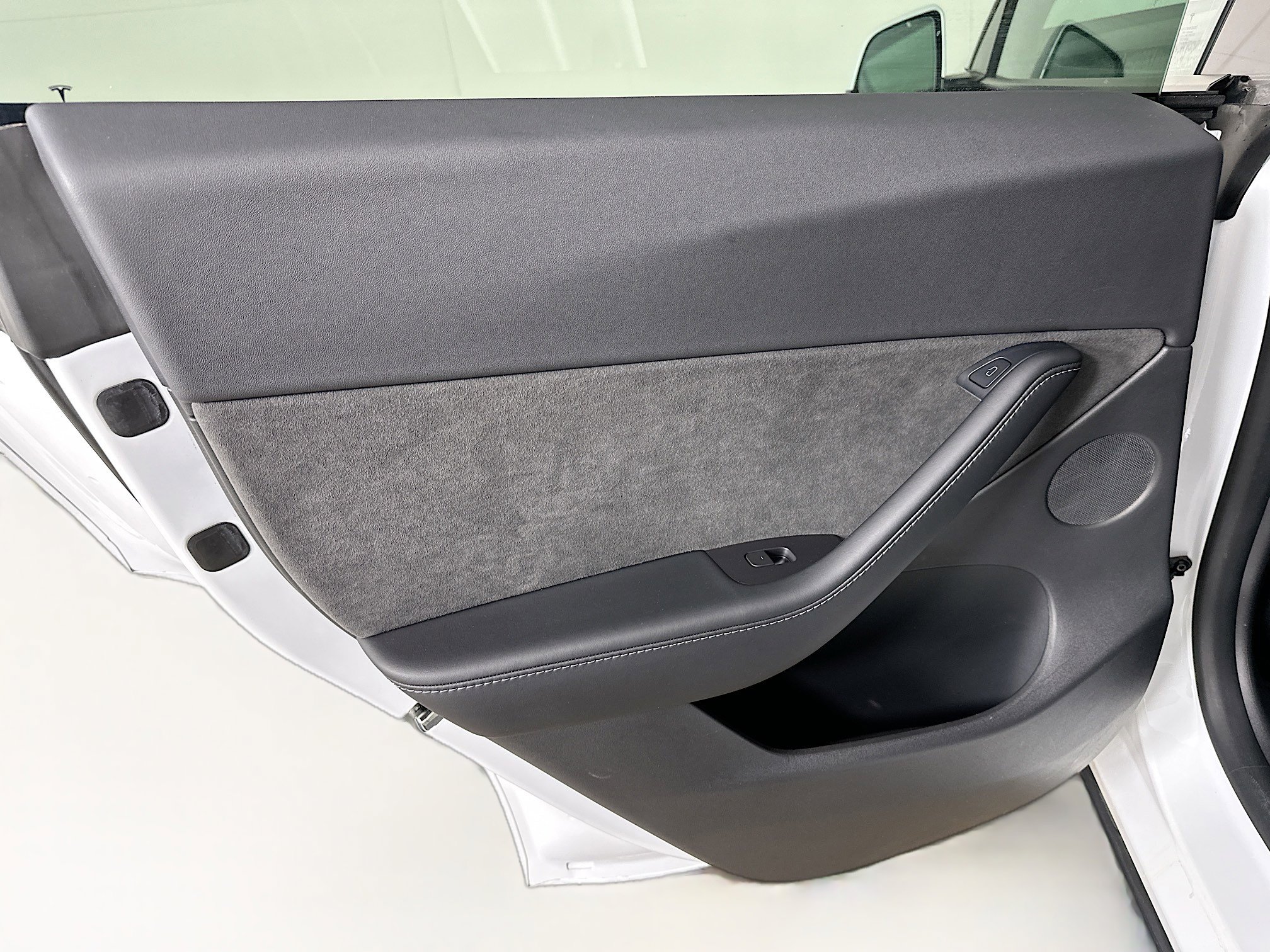 Used 2022 Tesla Model Y Long Range image 27