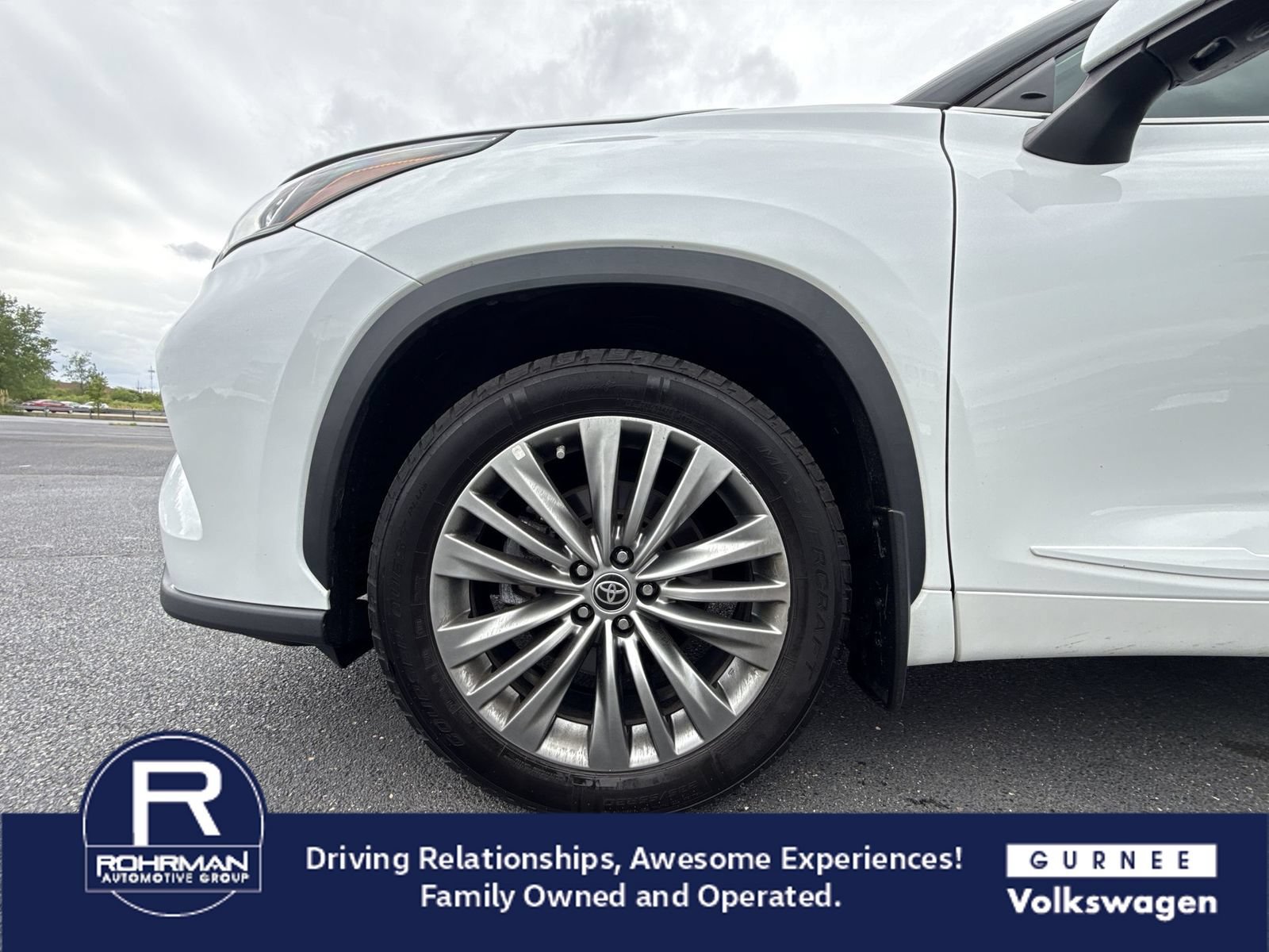Used 2022 Toyota Highlander Platinum AWD/4WD image 12