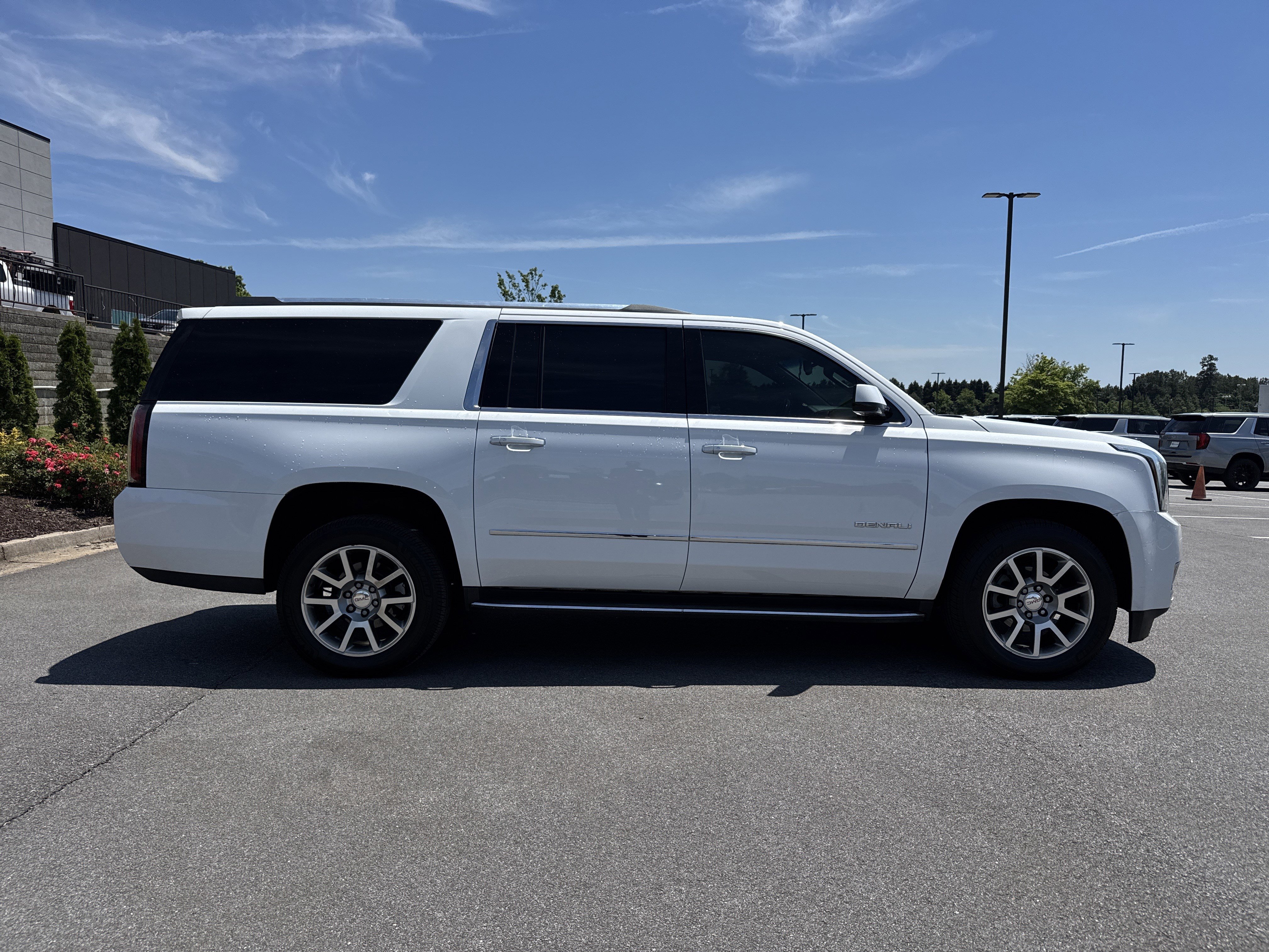 Used 2018 GMC Yukon XL Denali RWD image 11