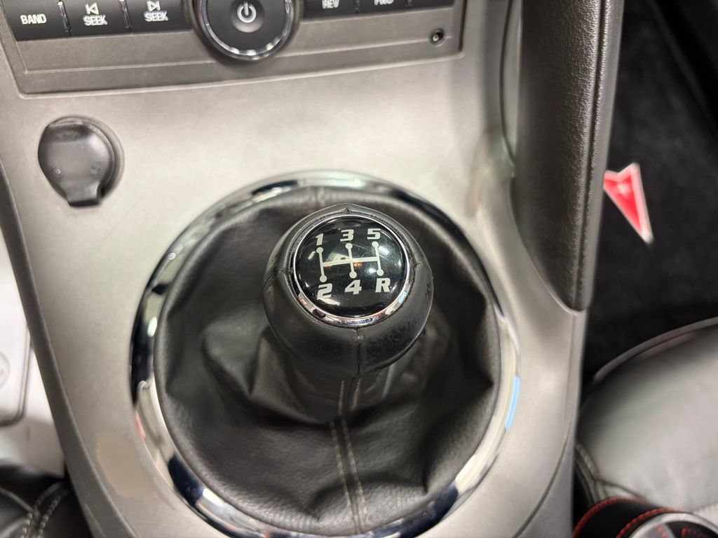 Used 2008 Pontiac Solstice GXP w/ Premium Package RWD image 16
