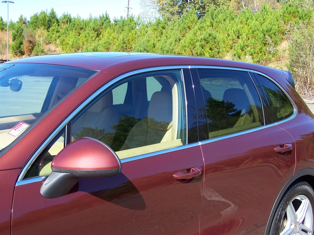 Used 2012 Porsche Cayenne S image 16