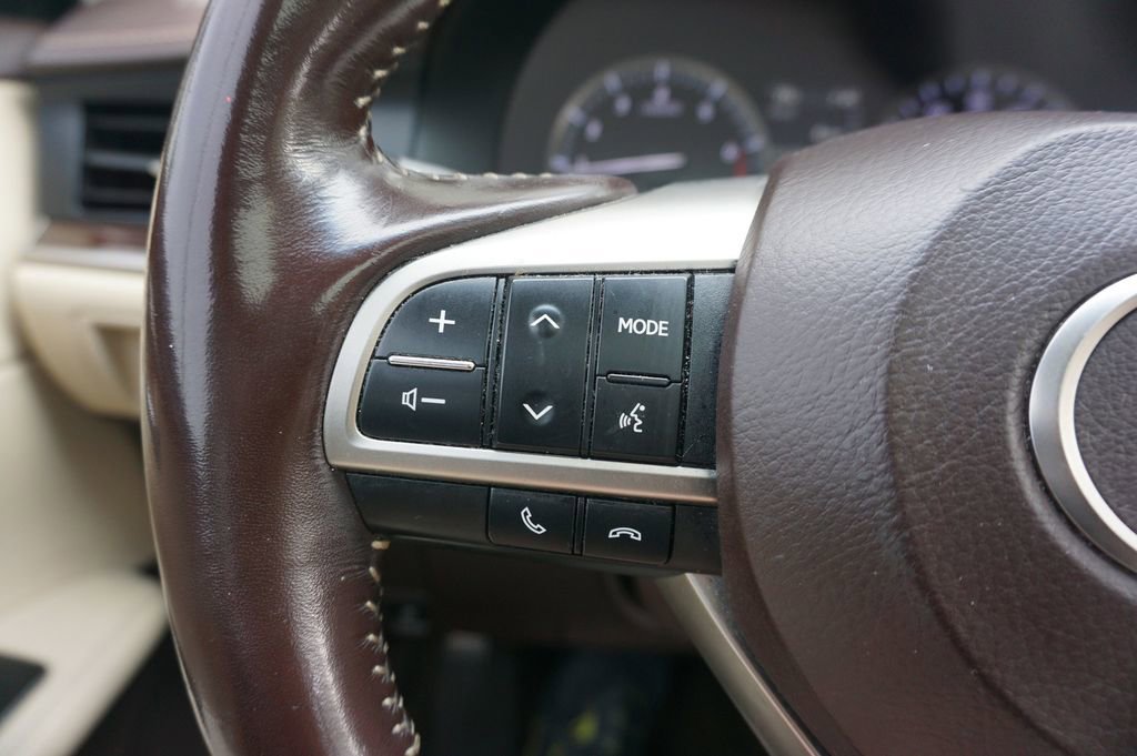 Used 2016 Lexus ES 350 w/ Luxury Package w/Wood Trim FWD image 7