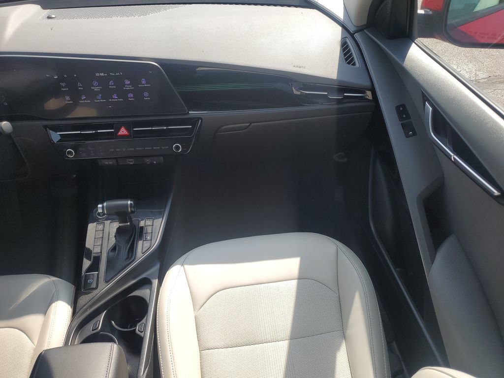 Certified 2023 Kia Niro EX FWD image 19