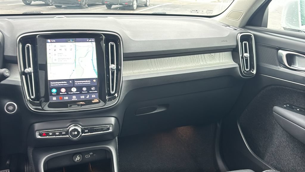 Certified 2024 Volvo XC40 B5 Plus w/ Climate Package AWD/4WD image 8