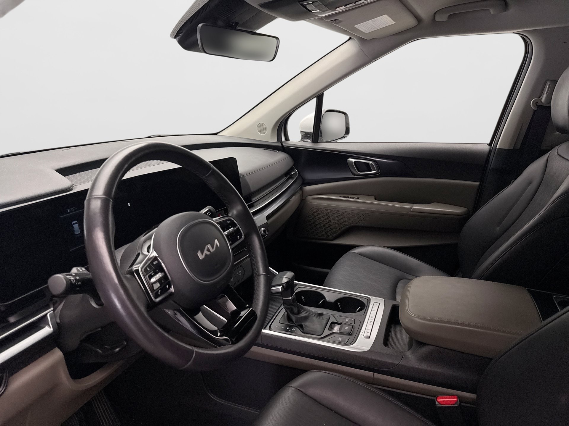 Used 2025 Kia Carnival FWD image 9