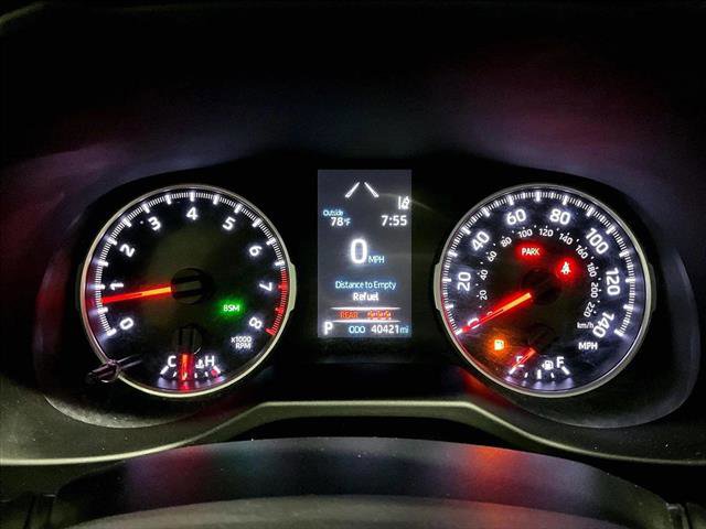Used 2022 Toyota RAV4 XLE w/ Convenience Package FWD image 22