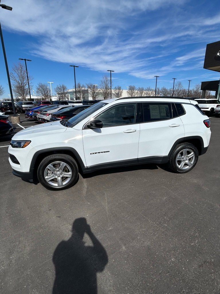 Used 2024 Jeep Compass Latitude image 4