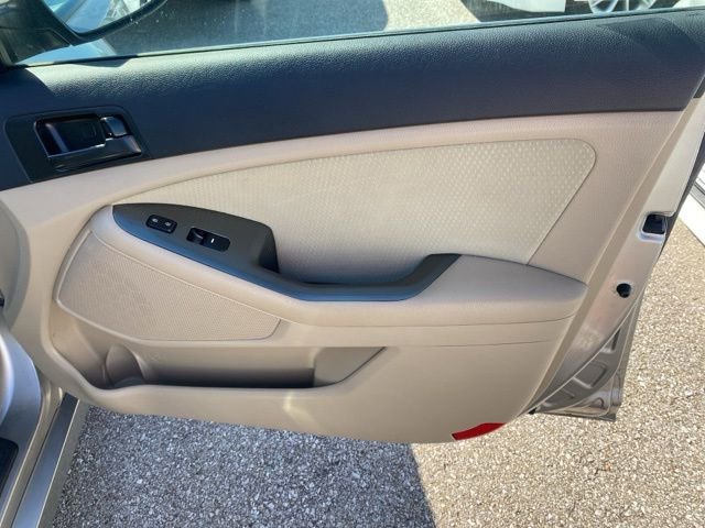 Used 2011 Kia Optima LX FWD image 27