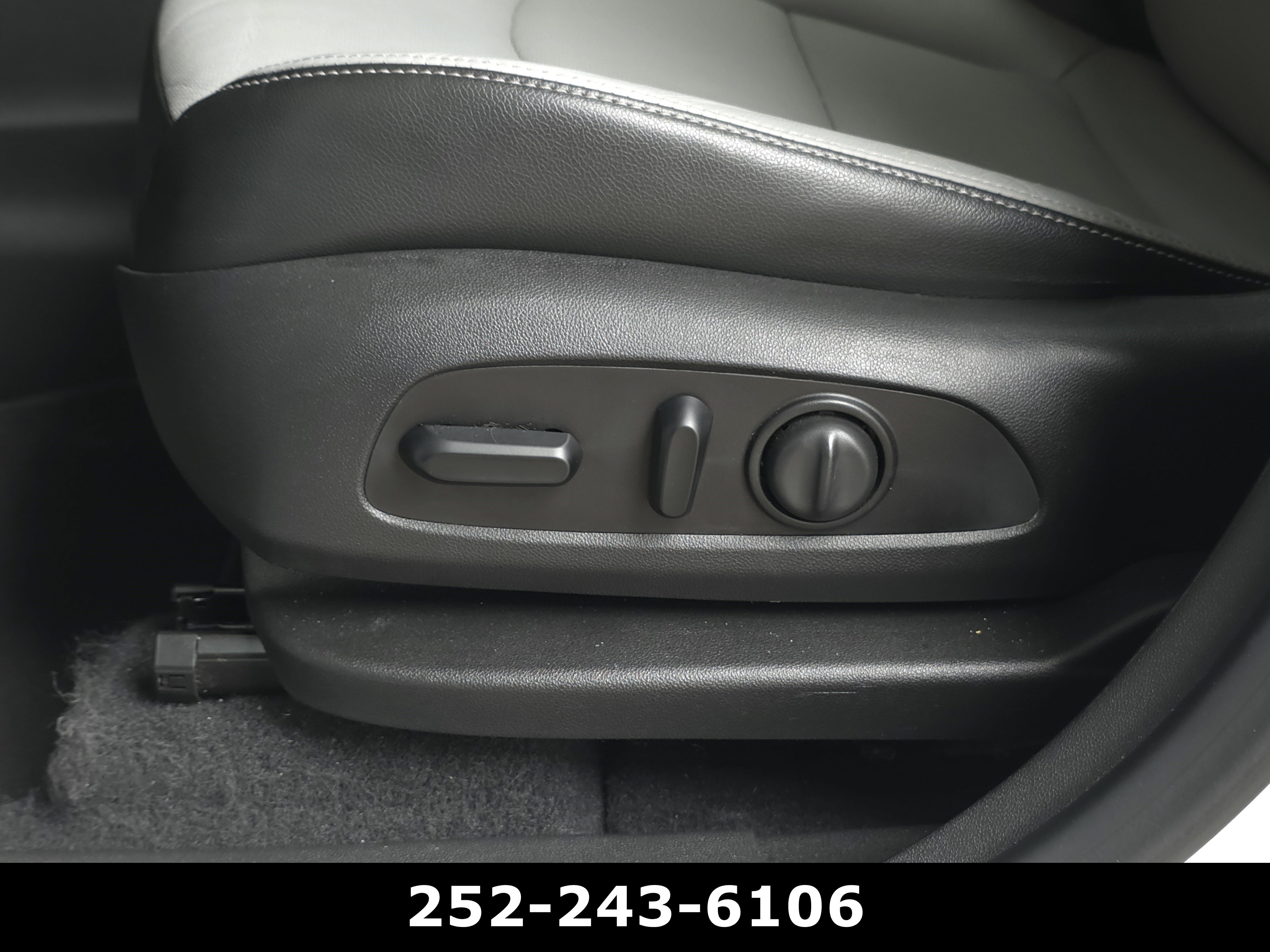 Used 2020 Chevrolet Equinox Premier FWD image 11