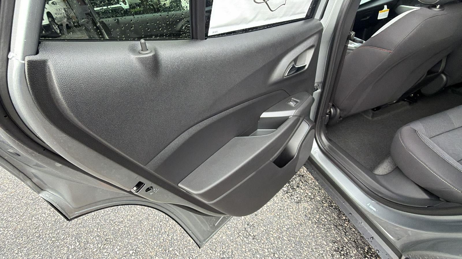 New 2026 Chevrolet Trax RS w/ Sunroof Package FWD image 18