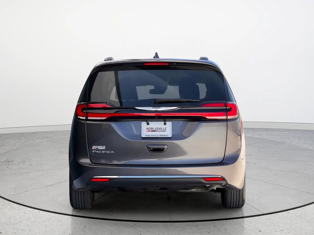 Used 2022 Chrysler Pacifica Touring-L FWD image 5
