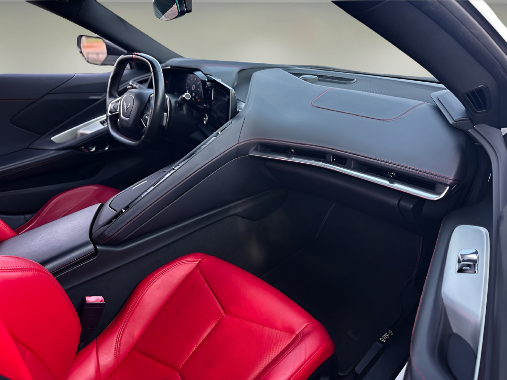 Used 2021 Chevrolet Corvette Stingray Coupe w/ Z51 Performance Package RWD image 22
