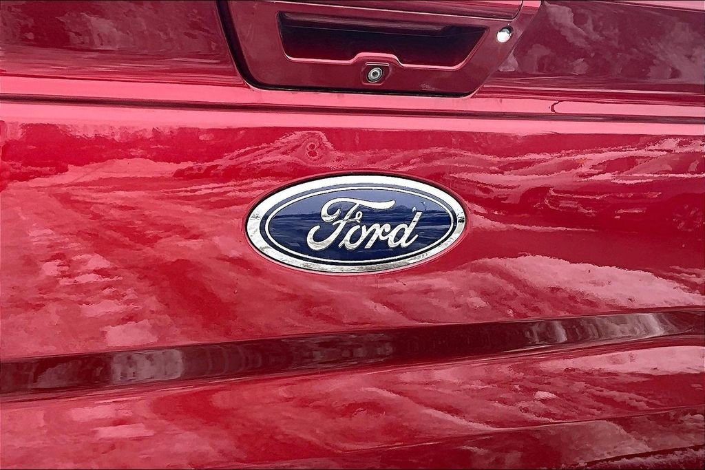 Used 2015 Ford F150 Lariat w/ Equipment Group 502A Luxury image 26