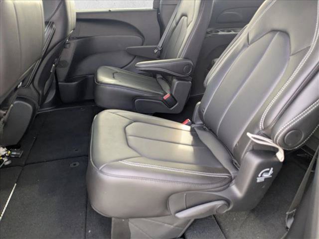 New 2026 Chrysler Pacifica Select FWD image 15