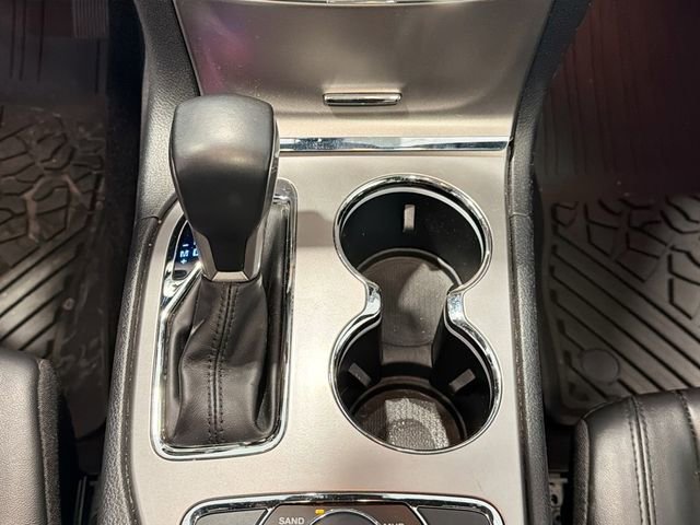 Used 2022 Jeep Grand Cherokee Limited w/ Trailer Tow Group IV image 16