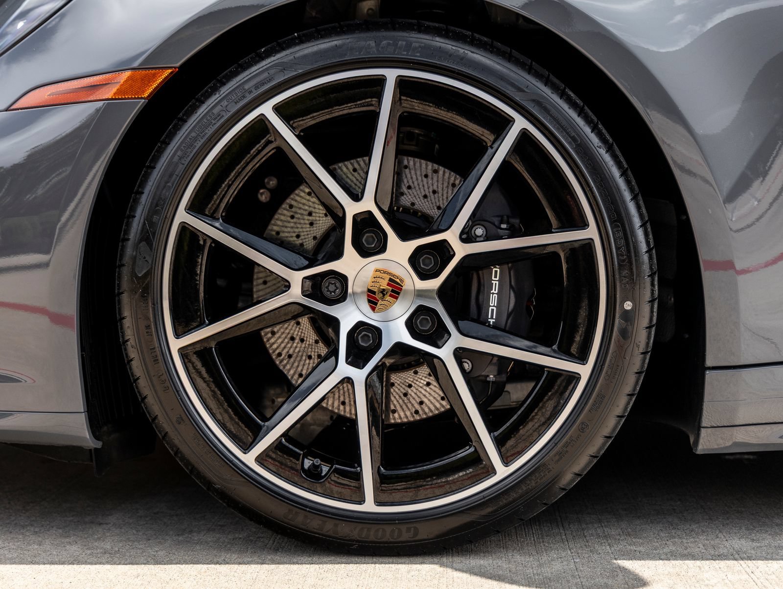 Used 2026 Porsche 911 Carrera T RWD image 16