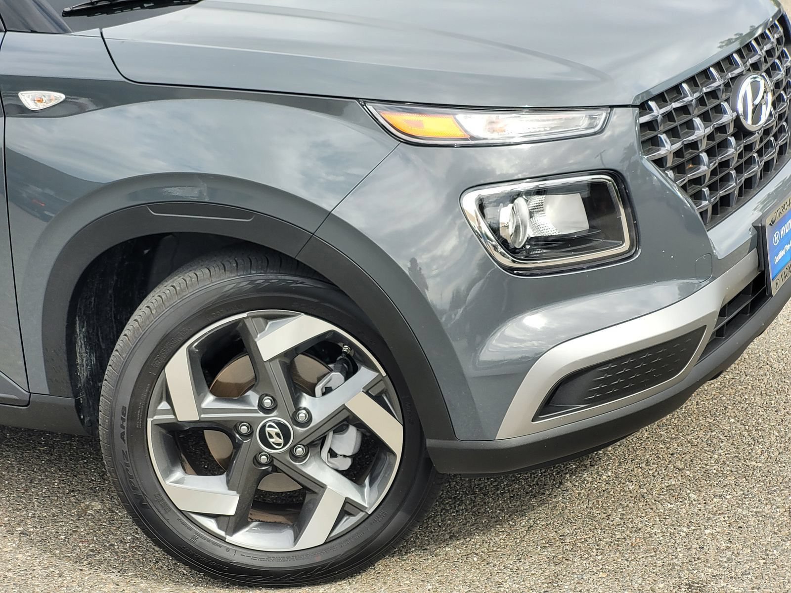 Certified 2026 Hyundai Venue SEL FWD image 3
