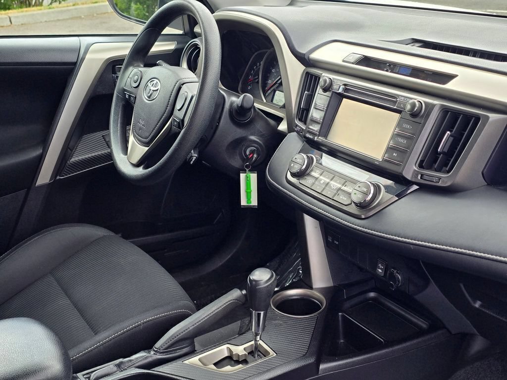 Used 2015 Toyota RAV4 XLE FWD image 18