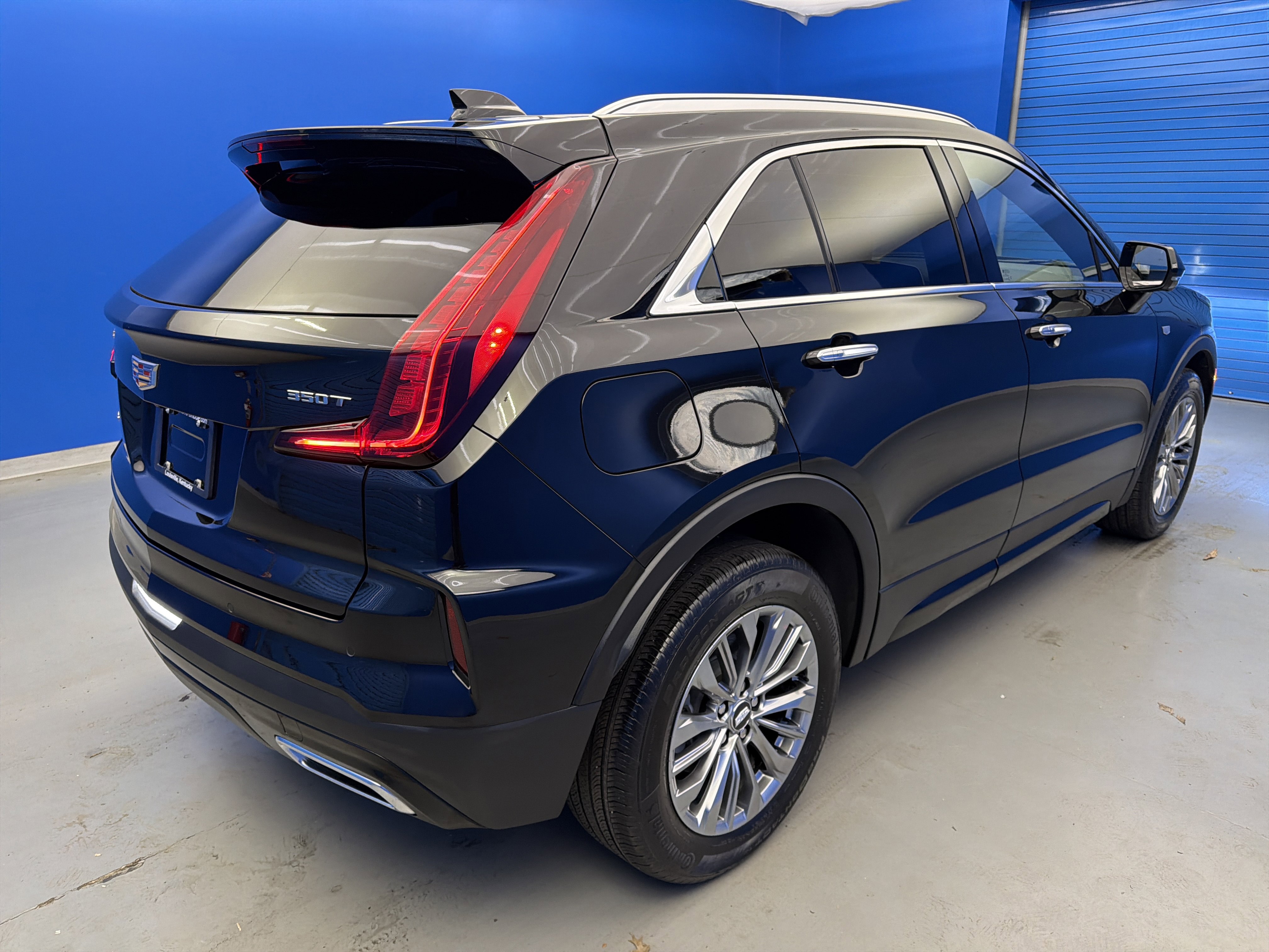 Used 2025 Cadillac XT4 Premium Luxury w/ Cold Weather Package AWD/4WD image 7