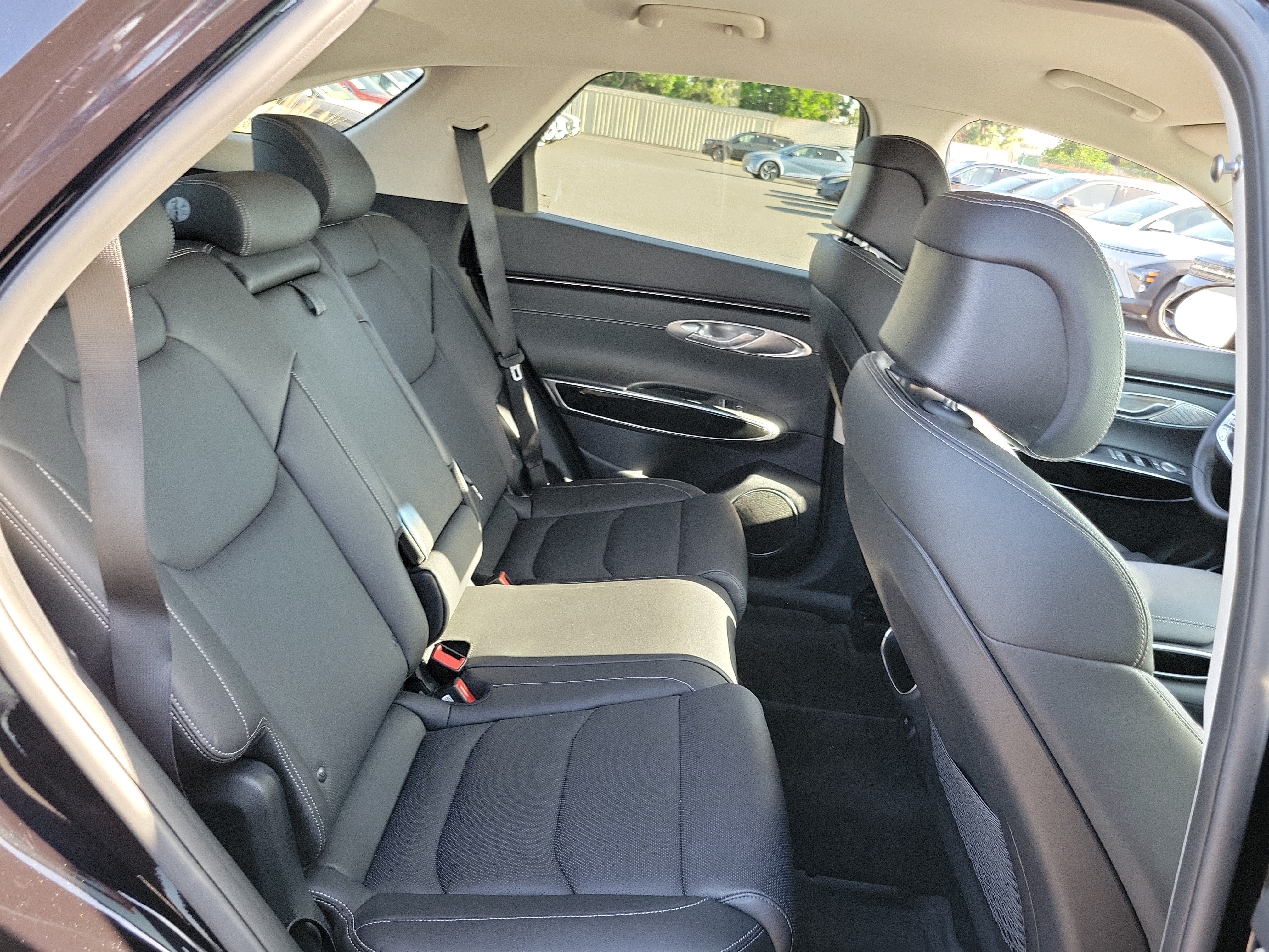 Certified 2024 Genesis GV70 2.5T w/ Cargo Package AWD/4WD image 22