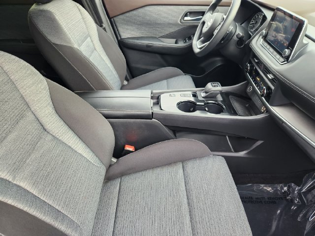 Used 2023 Nissan Rogue SV FWD image 19