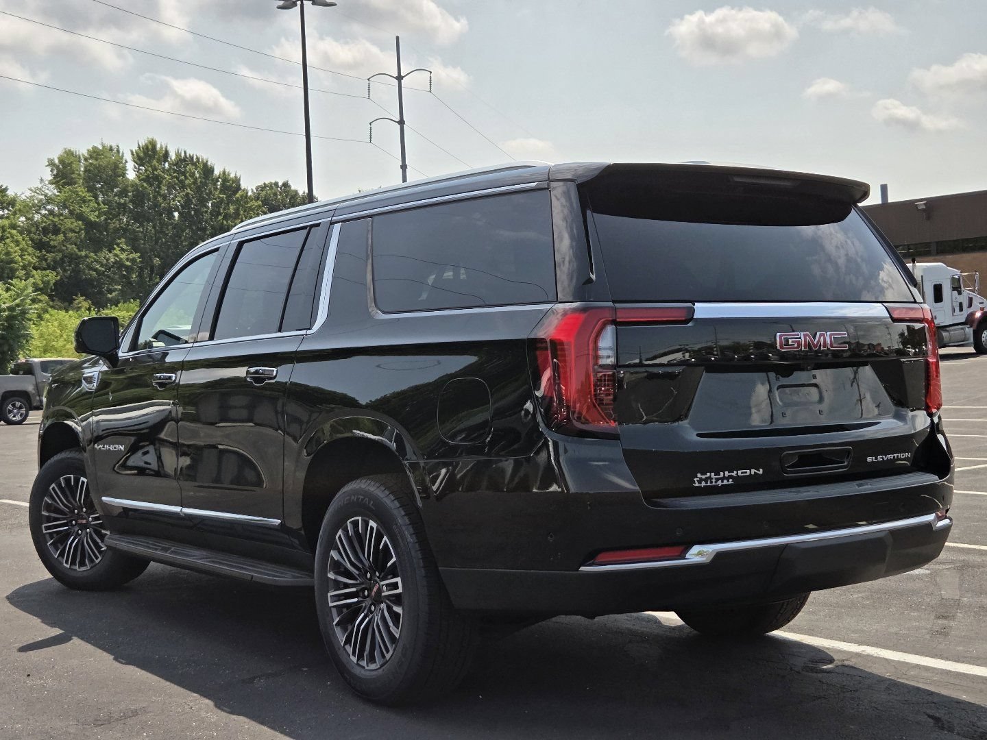 New 2026 GMC Yukon XL Elevation AWD/4WD image 17