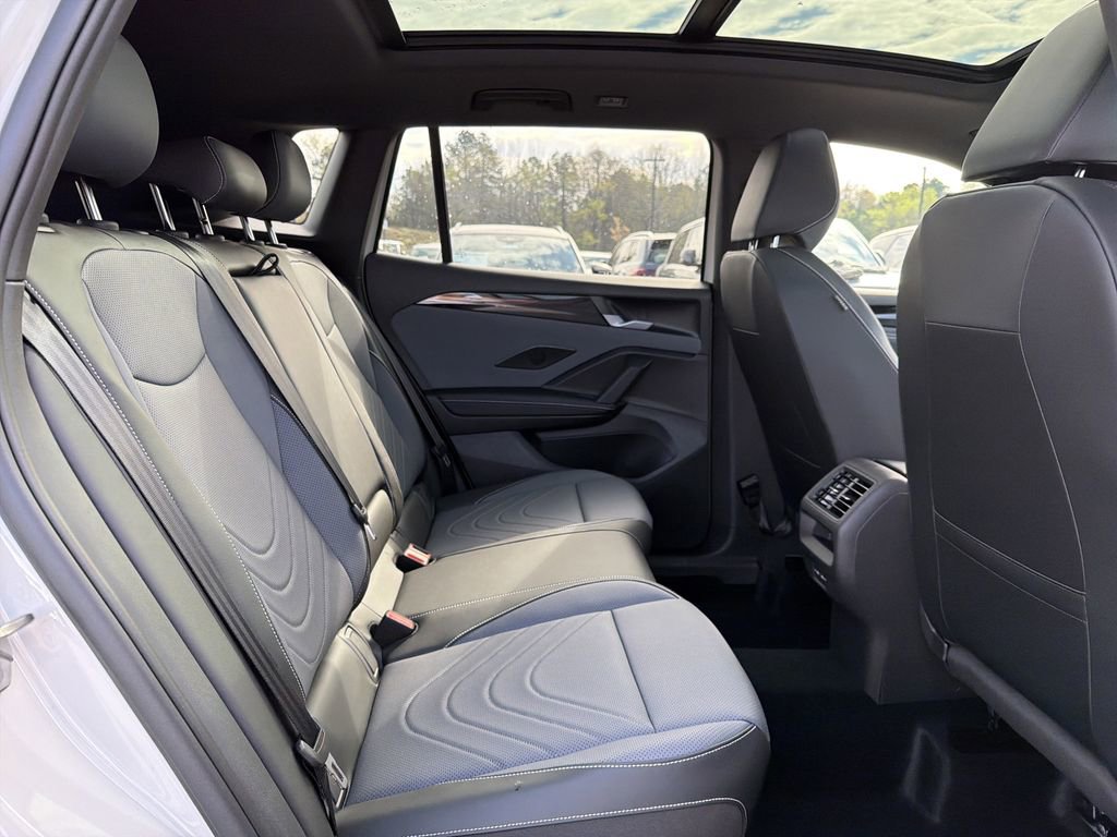 New 2026 Volkswagen Tiguan SE R-Line image 17
