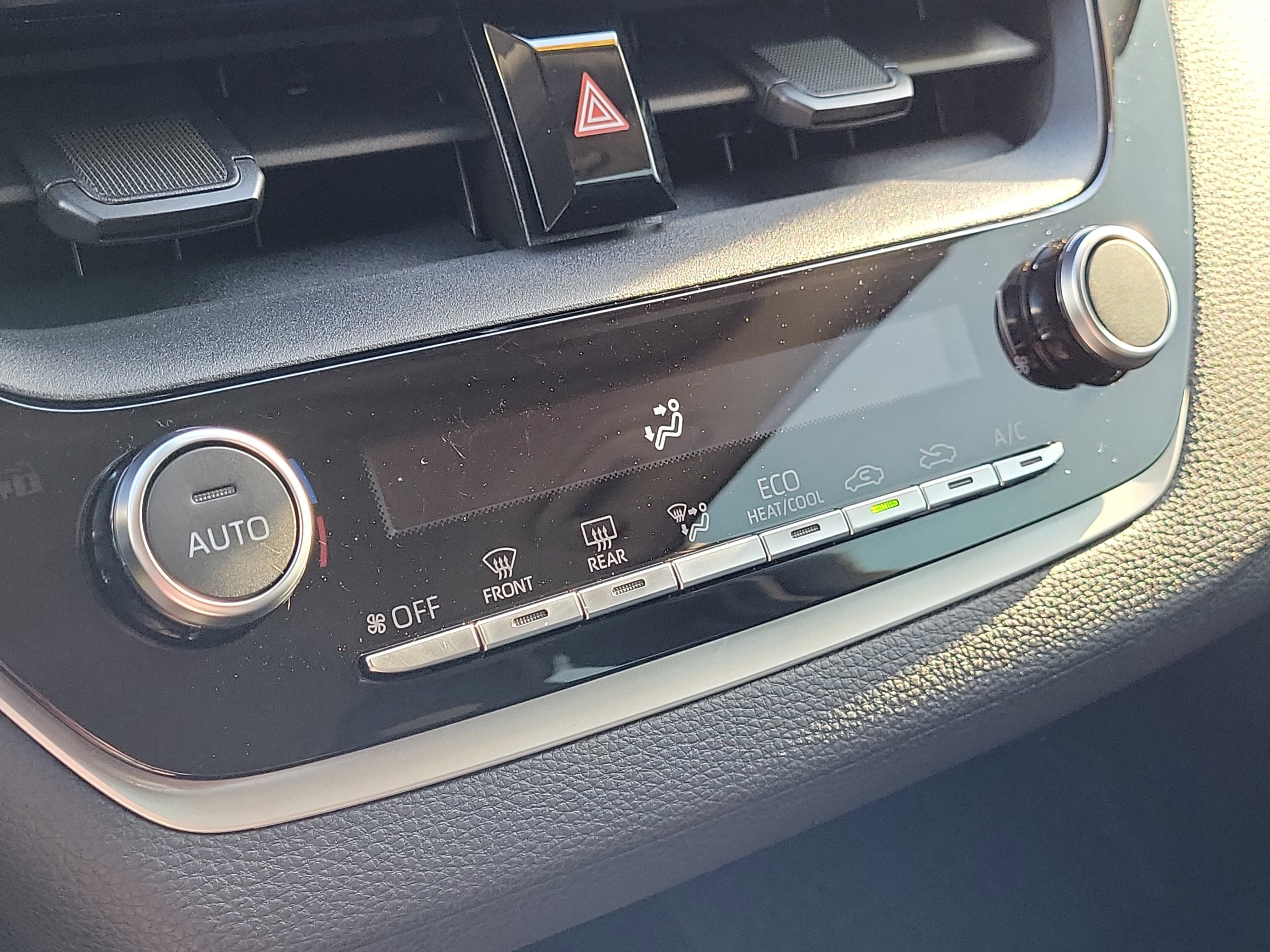 Used 2024 Toyota Corolla LE image 29