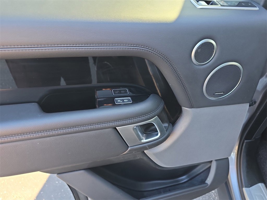 Used 2020 Land Rover Range Rover Base image 9