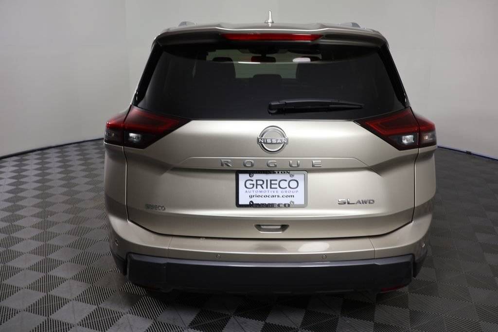 Used 2025 Nissan Rogue SL w/ SL Premium Package AWD/4WD image 6