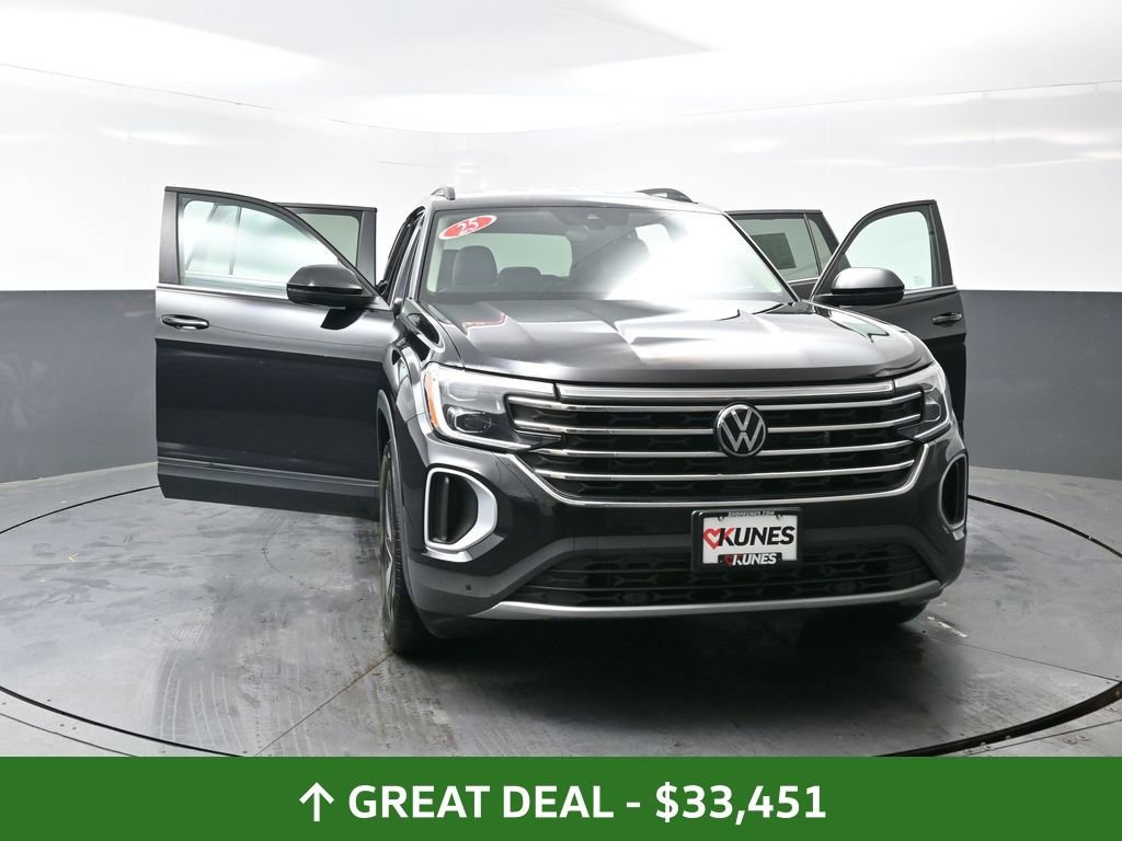 Used 2025 Volkswagen Atlas SE image 61