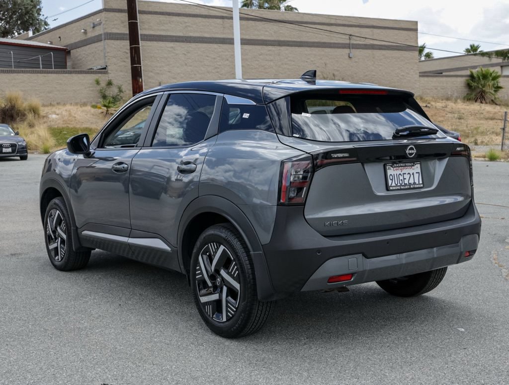 Used 2025 Nissan Kicks SV FWD image 6
