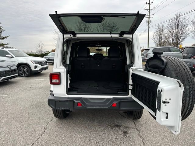 Used 2020 Jeep Wrangler Unlimited Sahara image 31