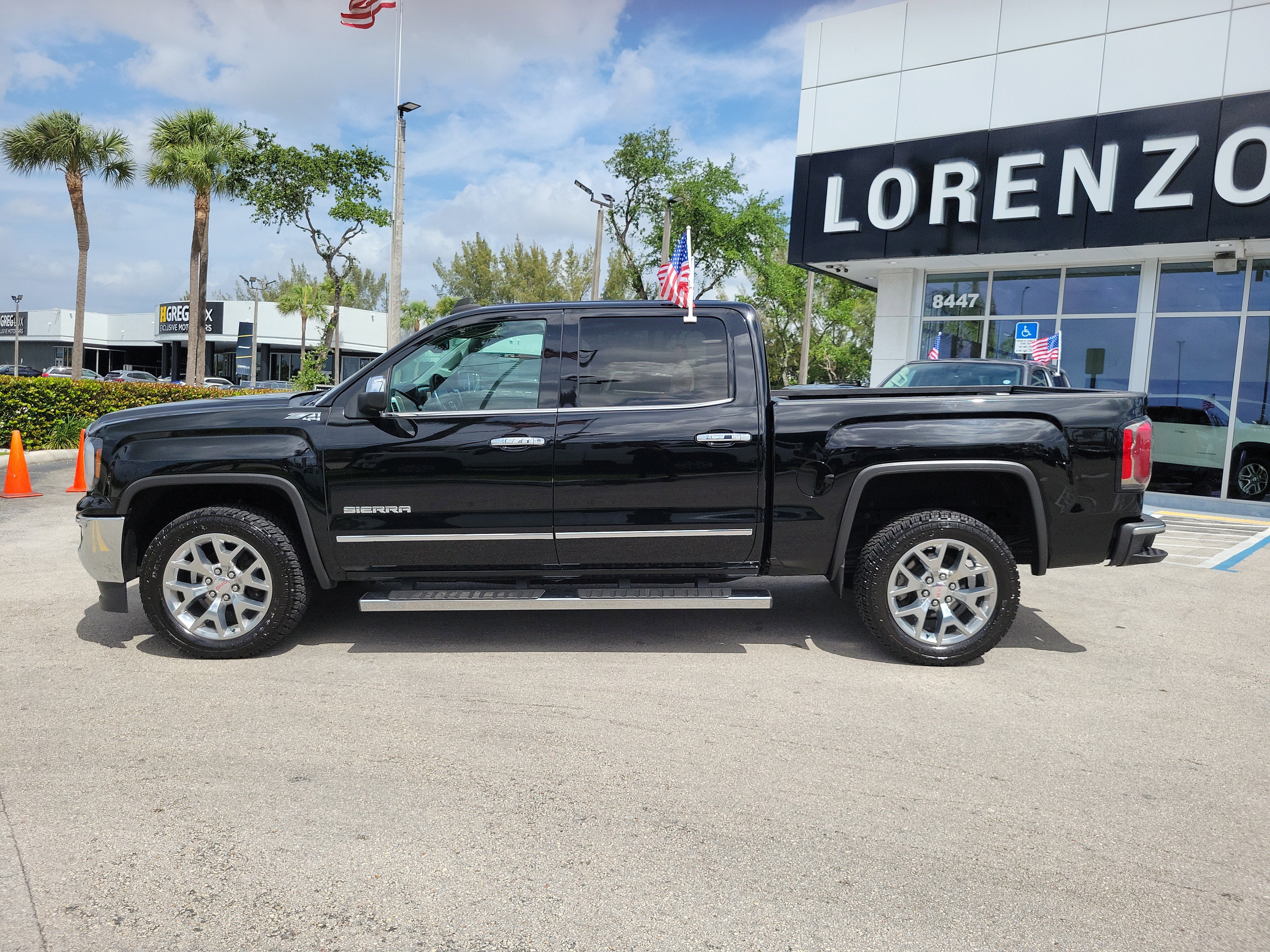 Used 2018 GMC Sierra 1500 SLT w/ SLT Premium Package image 8
