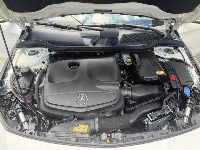 Used 2015 Mercedes-Benz CLA 250 image 8