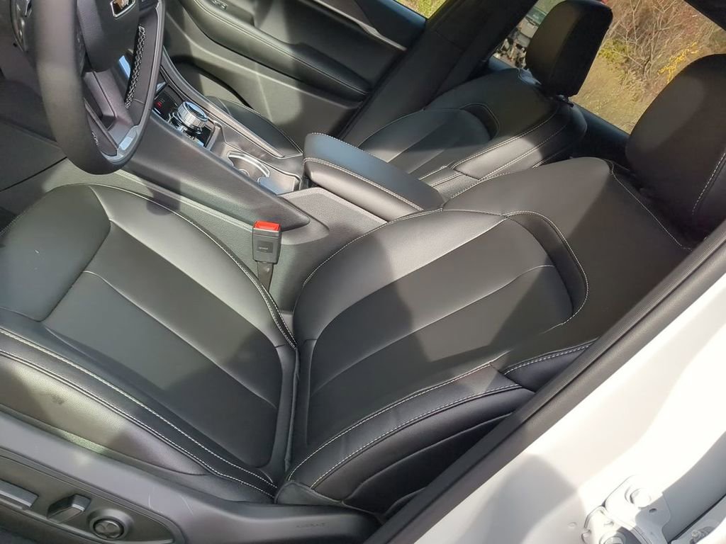 New 2025 Jeep Grand Cherokee Limited w/ Trailer Tow Package image 9