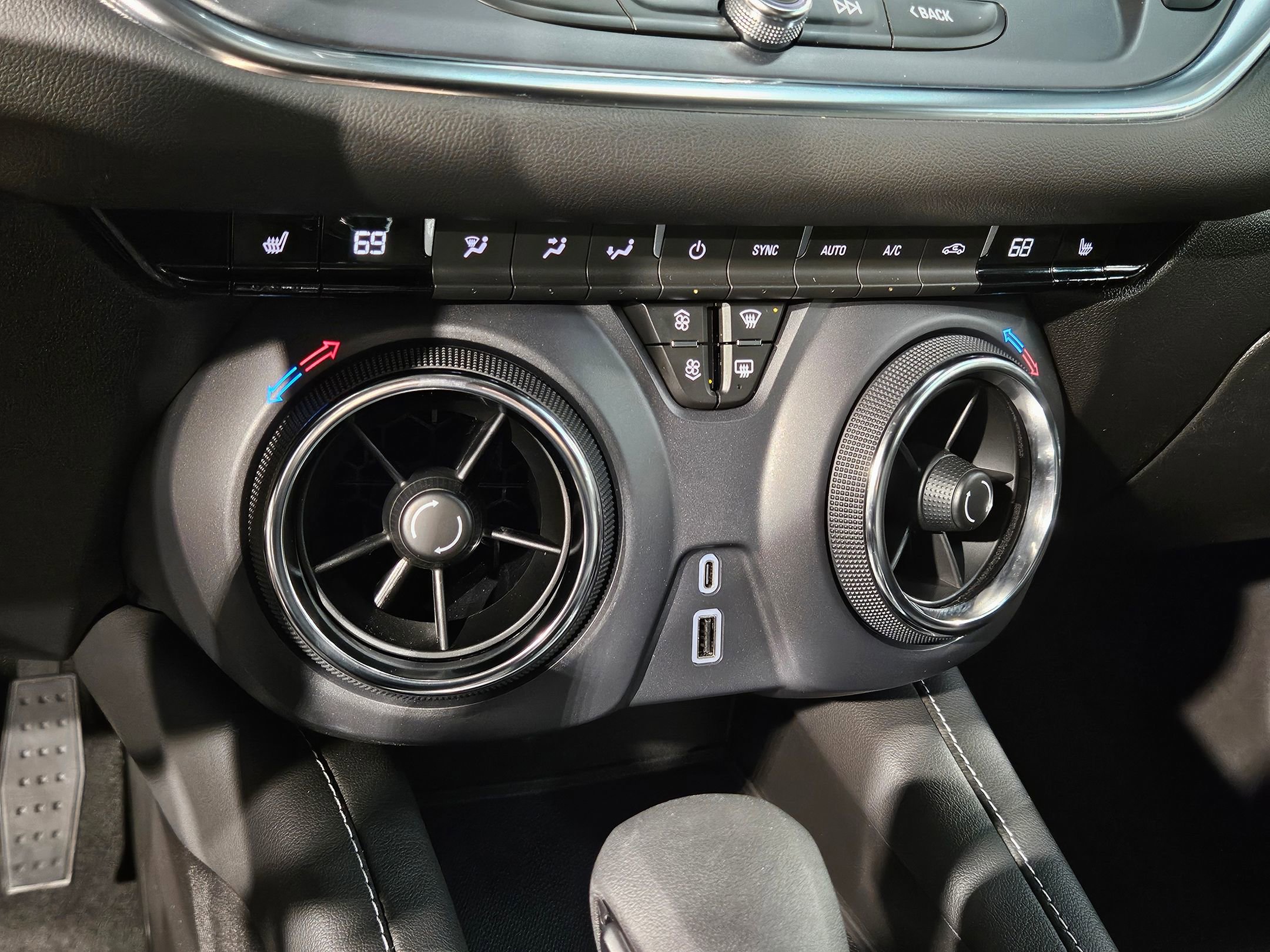 Used 2025 Chevrolet Blazer LT image 30