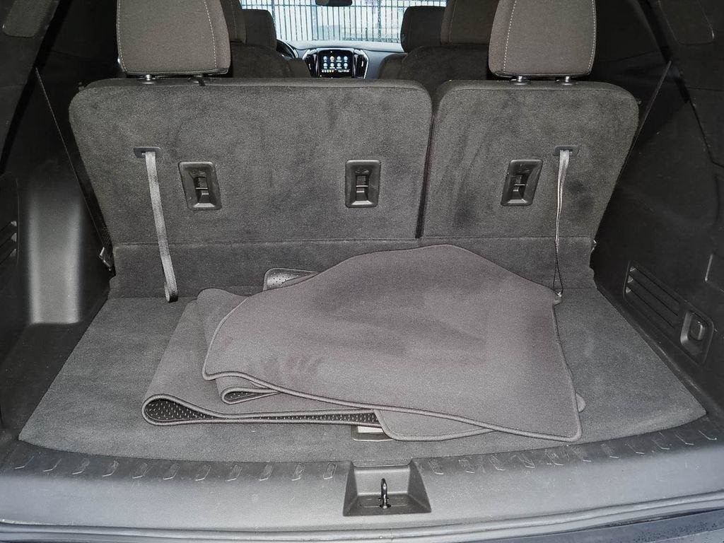 Certified 2023 Chevrolet Traverse LT FWD image 9