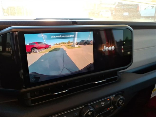 New 2025 Jeep Gladiator Sport image 13