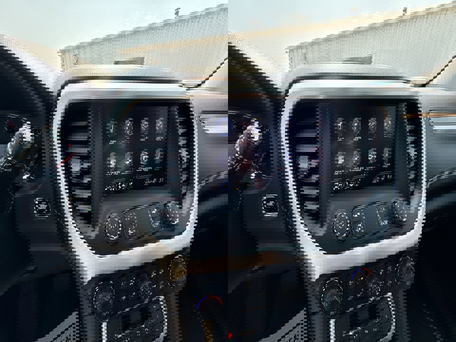 Used 2023 GMC Acadia SLE w/ Driver Convenience Package image 13