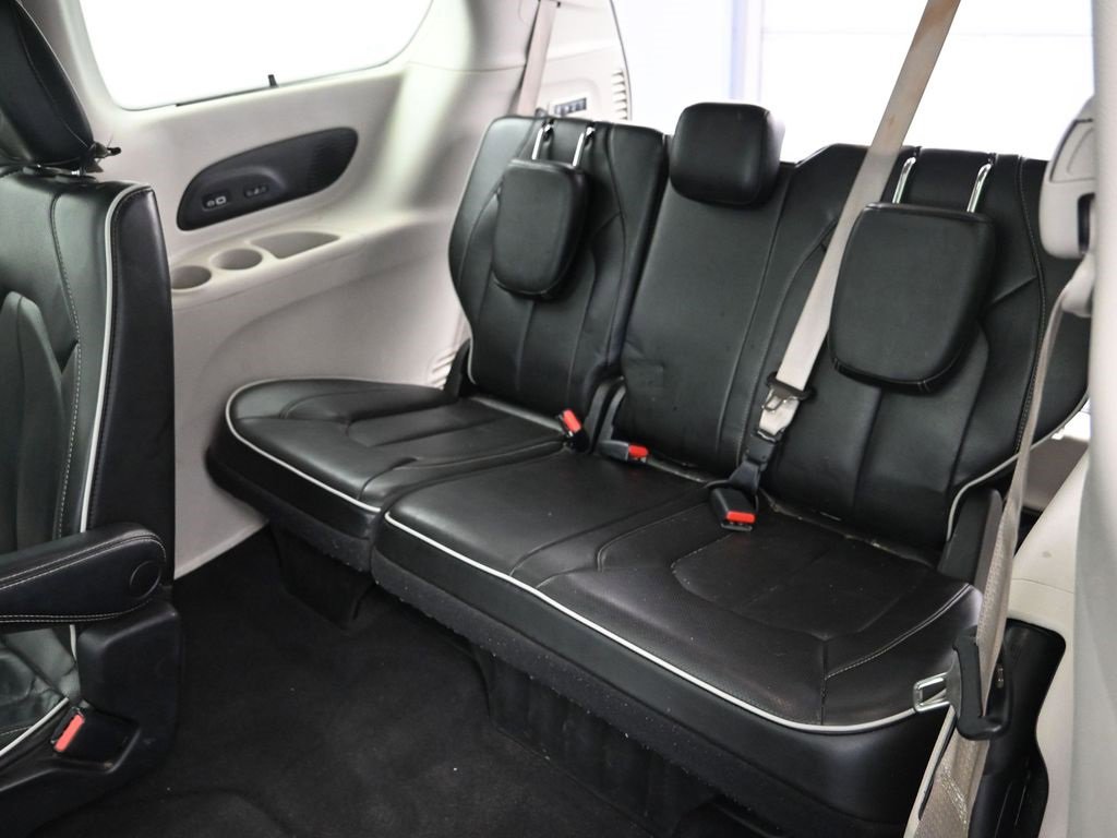 Used 2022 Chrysler Pacifica Limited image 23