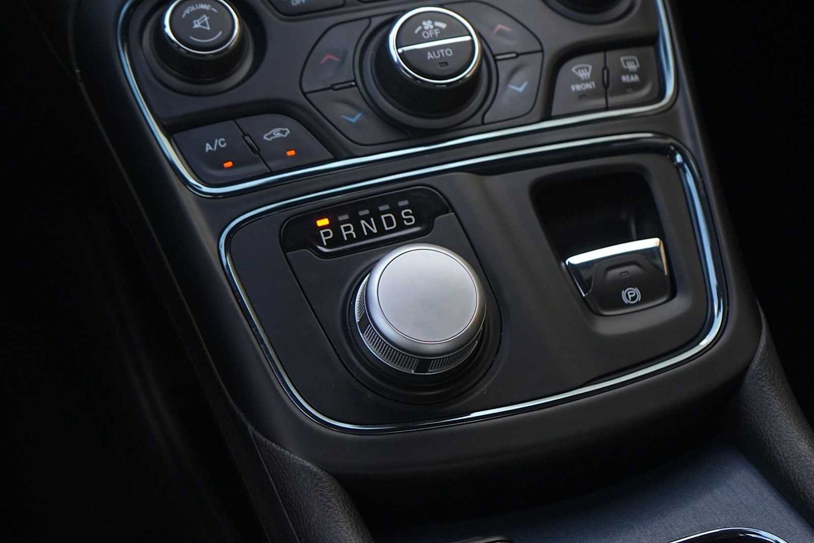 Used 2015 Chrysler 200 S w/ Navigation & Sound Group I FWD image 21