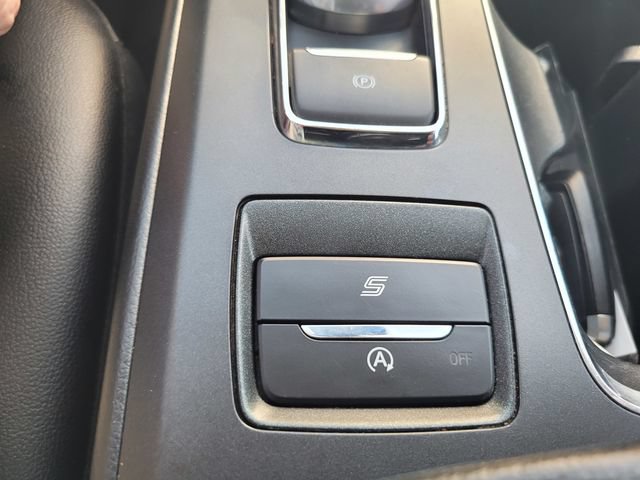 Used 2020 Ford Fusion SEL FWD image 25