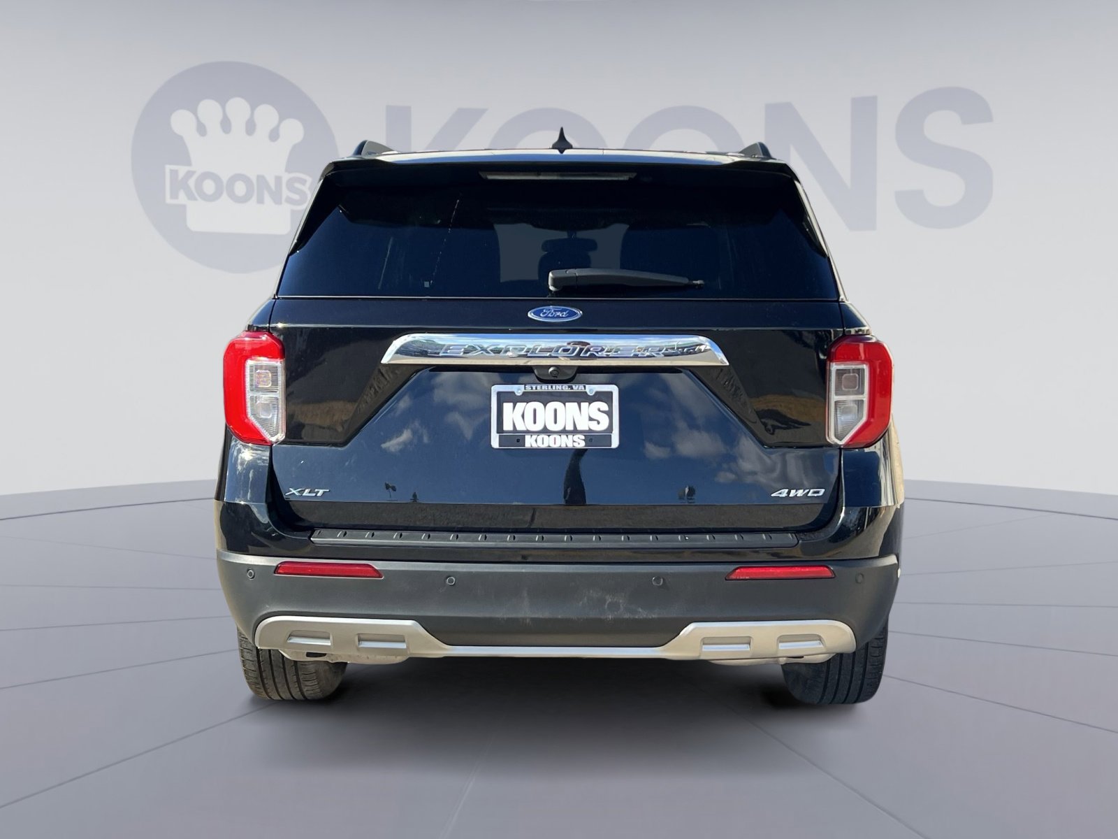 Certified 2022 Ford Explorer XLT w/ Equipment Group 202A image 5