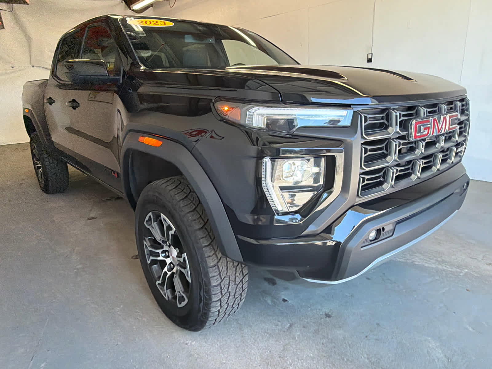 Used 2023 GMC Canyon AT4 w/ AT4 Premium Package AWD/4WD image 4
