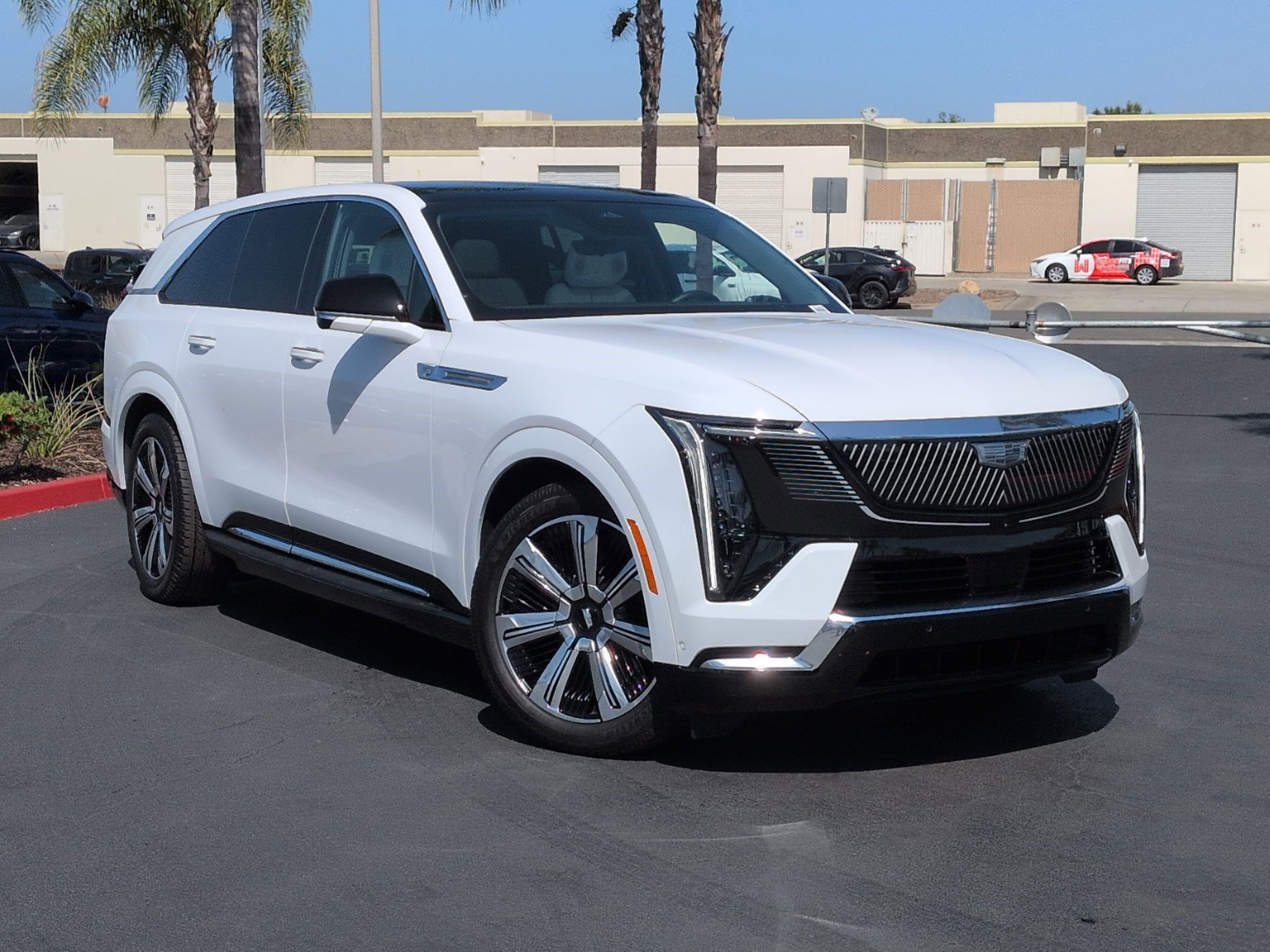 Used 2025 Cadillac Escalade IQ Luxury 1 AWD/4WD image 2