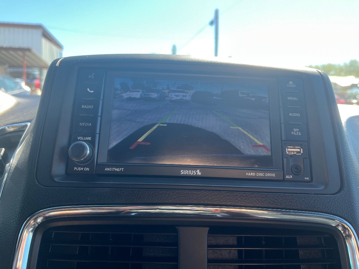 Used 2016 Dodge Grand Caravan R/T w/ Driver Convenience Group FWD image 14