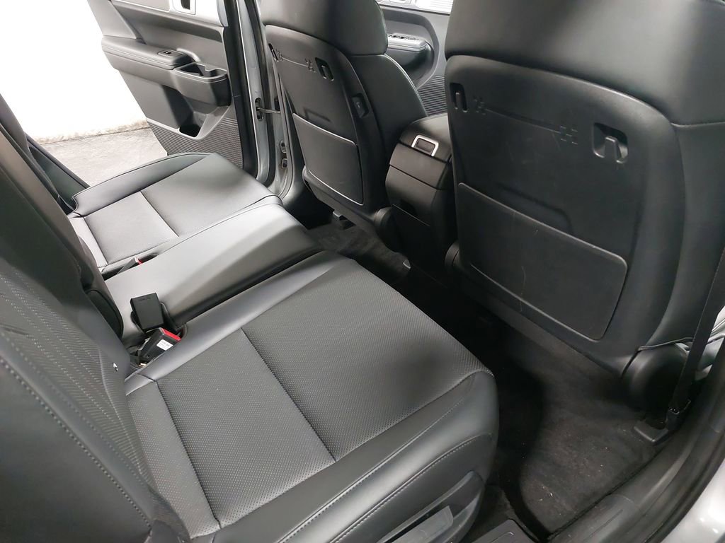 Used 2025 Hyundai Santa Fe SEL image 11