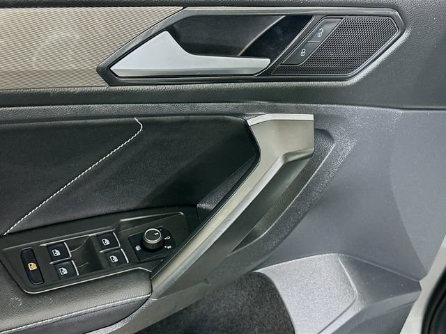 Used 2023 Volkswagen Tiguan SE AWD/4WD image 19