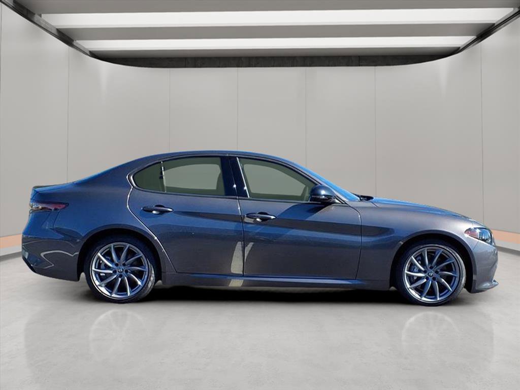 New 2025 Alfa Romeo Giulia image 8